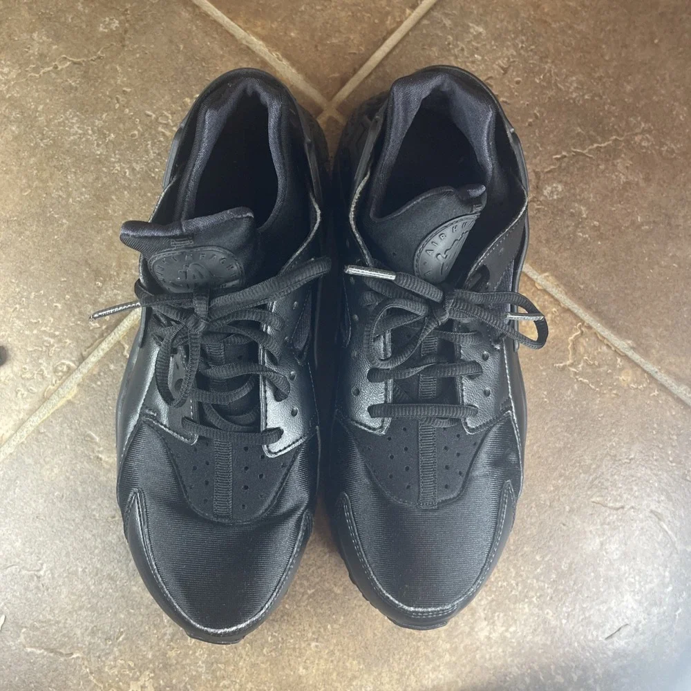 Black Nike Women's Athletic Sneakers - Classic All-Black Design - Picture 6 of 9